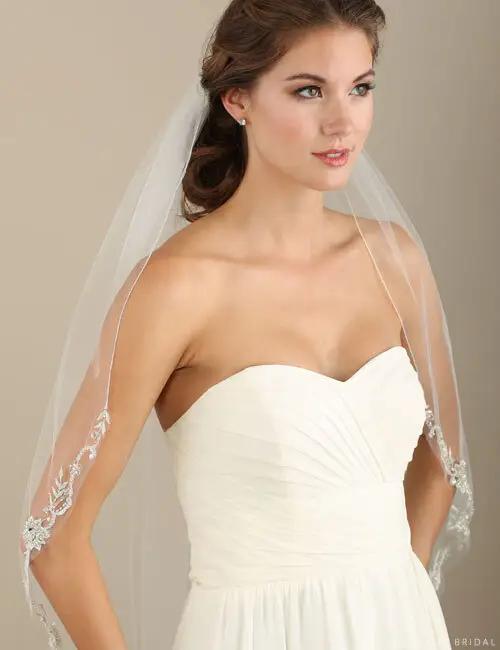 Choosing the Perfect Bridal Veil: A Comprehensive Guide Image