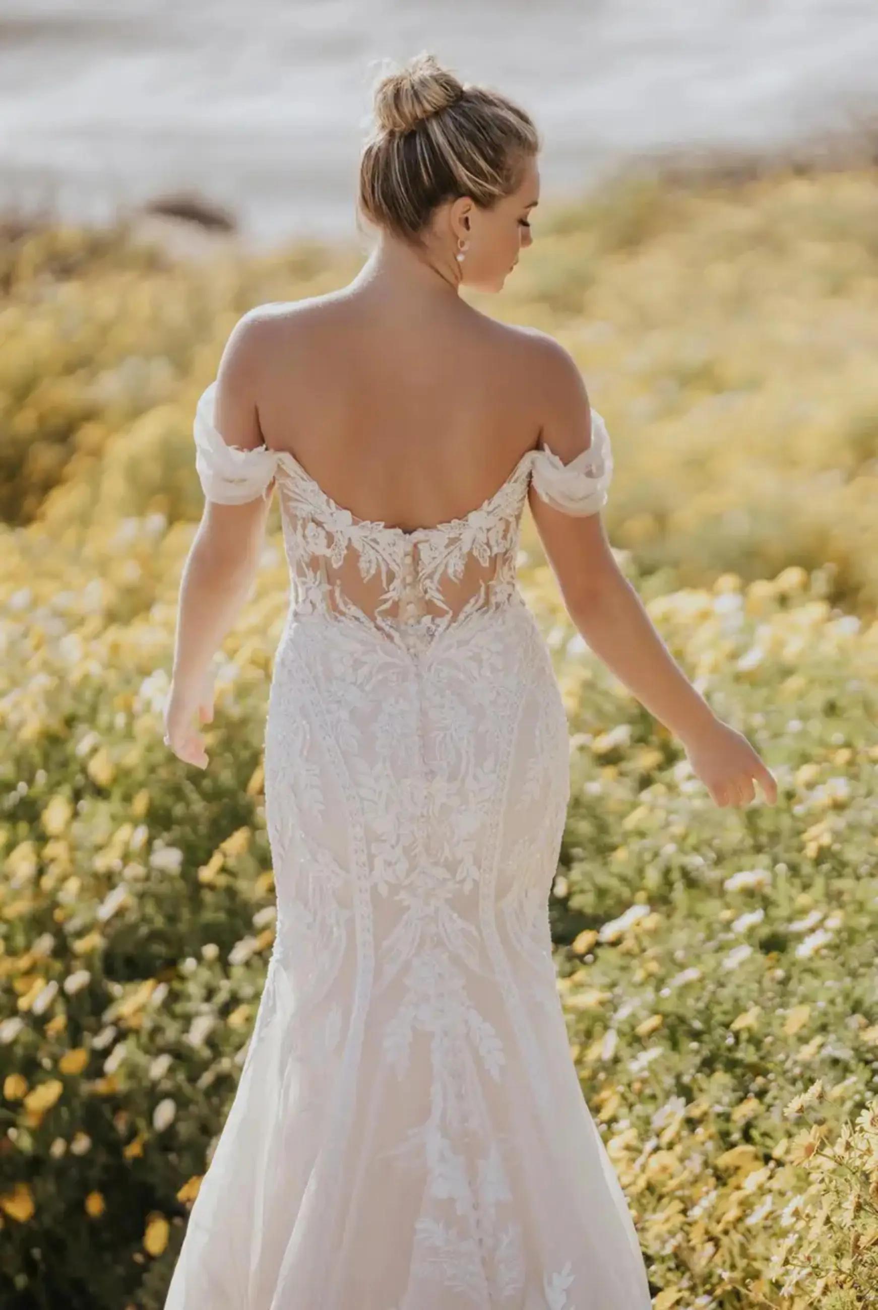 Navigating Plus-Size Bridal Shopping: Tips for Finding the Perfect Fit Image